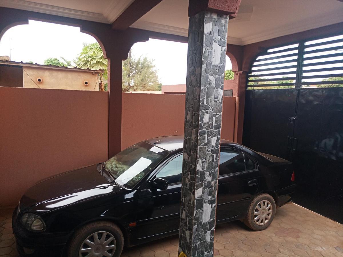 Residence Lynda Prestige Ouagadougou Exterior foto